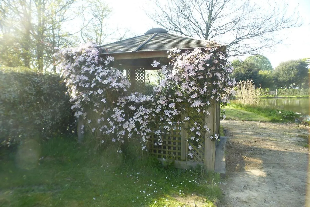 Séjour chez l'habitant Appartement Domaine Paysager de Kertanguy à Garlan France